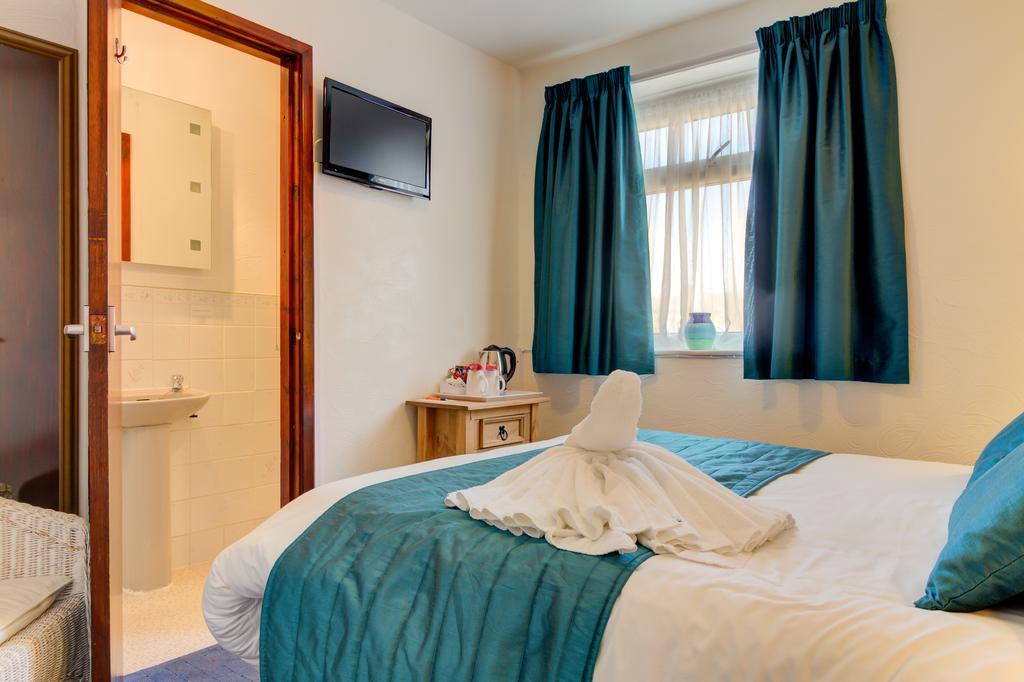 The Strathdon 4*