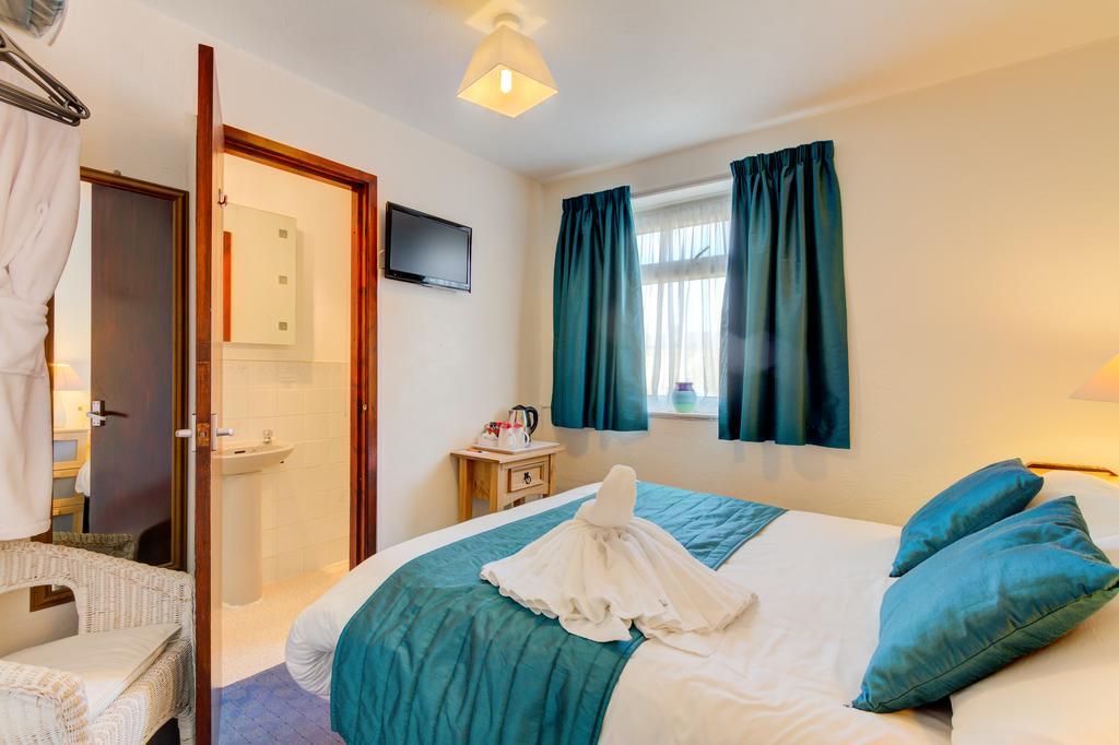 The Strathdon 4*